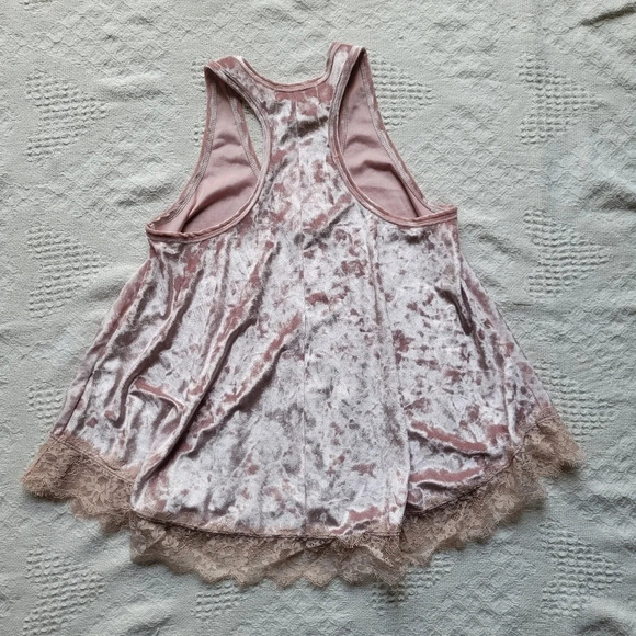 NWT- Workhall Velvet Sleeveless Lace  Trim Tank top - Picture 3 of 9